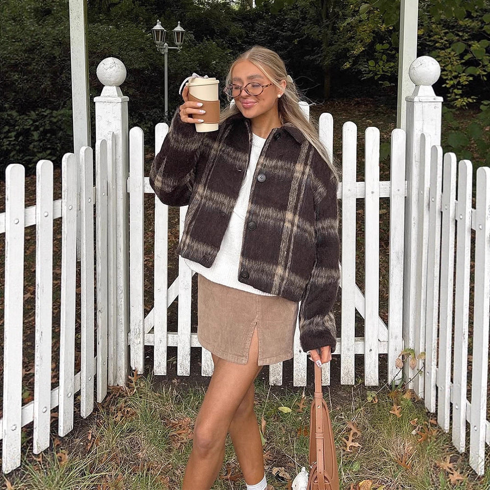 Women's short checkered bouclé jacket with boxy silhouette and button placket Mune Fashion