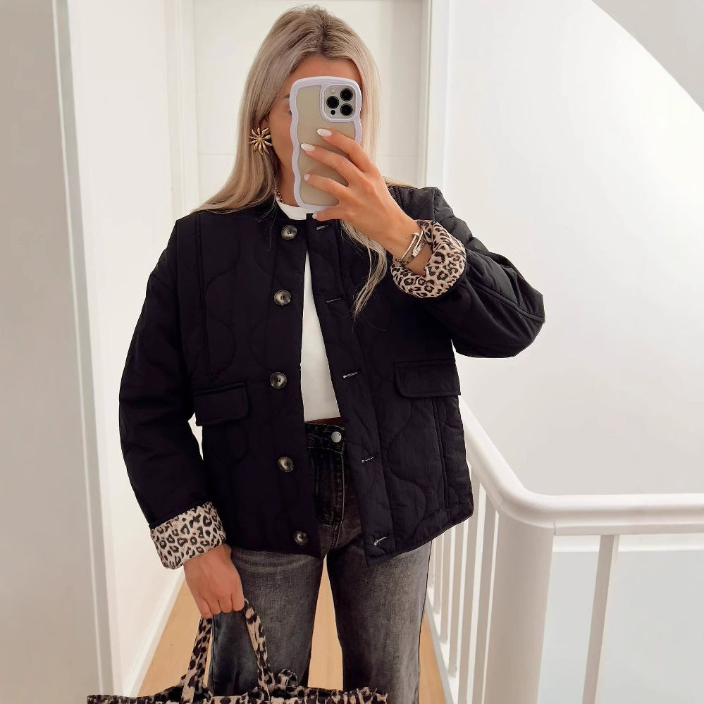Women's Padded Short Jacket in Boxy Cut with Stand-Up Collar and Flap Pockets Mune Fashion