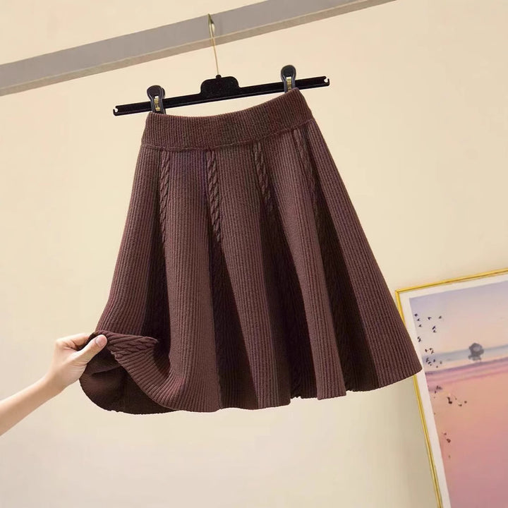 Ladies' calf-length knitted skirt with cable pattern Mune Fashion