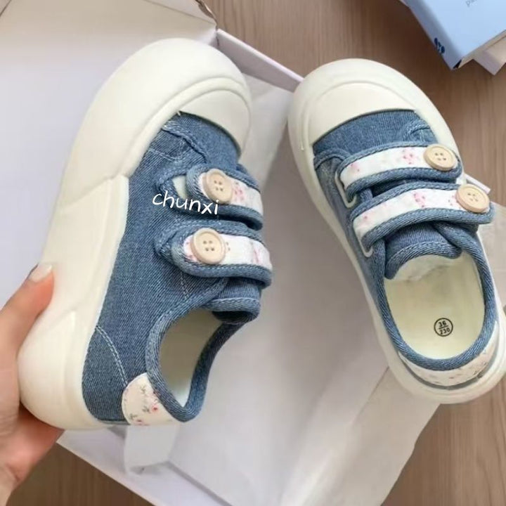 Women's sporty sneakers with practical Velcro closure and trendy denim upper material Mune Fashion