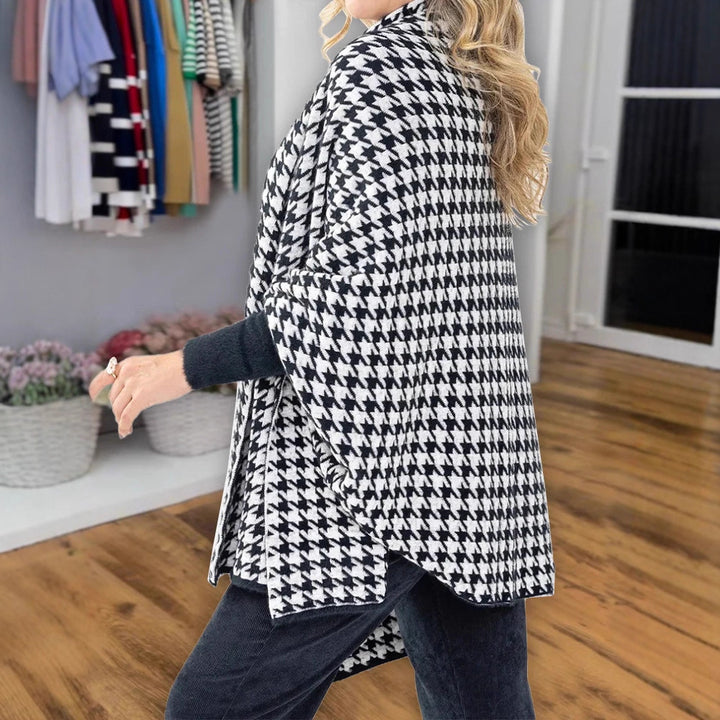 Women's Oversized Poncho with Houndstooth Pattern and Open Shawl Collar Drune