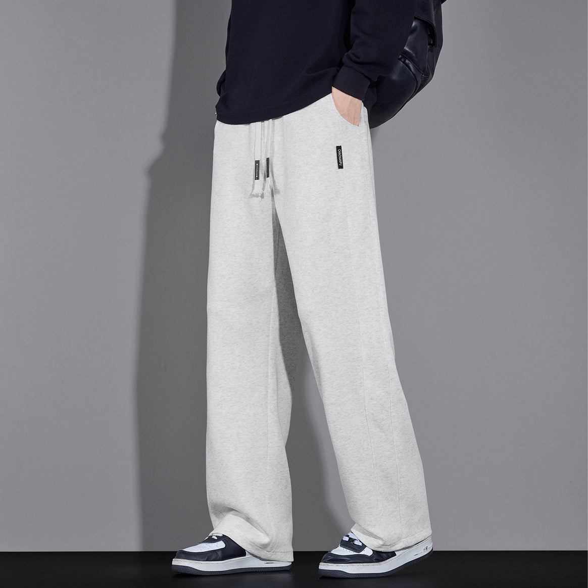 Men's relaxed-fit sweatpants with drawstring and straight leg Mune Fashion