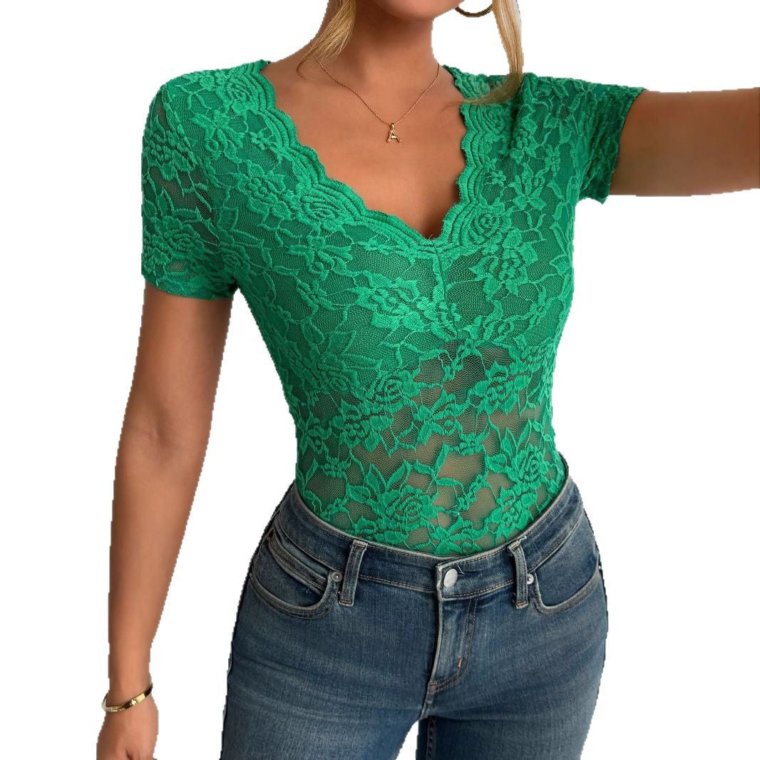 Women's patterned lace body with curved V-neckline and short sleeves Mune Fashion