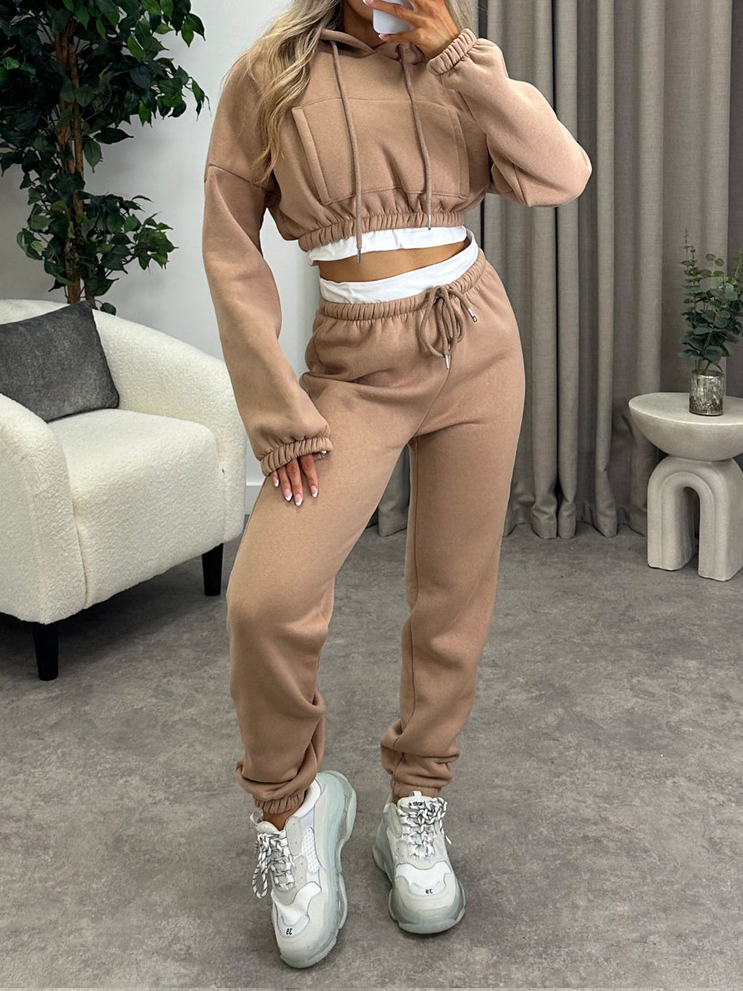 Women's cropped hoodie and high-waisted jogger set Mune Fashion