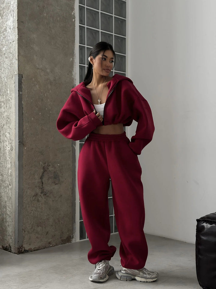 Women short oversized scuba zip hoodie with drawstring and figure-flattering high waist joggers Mune Fashion