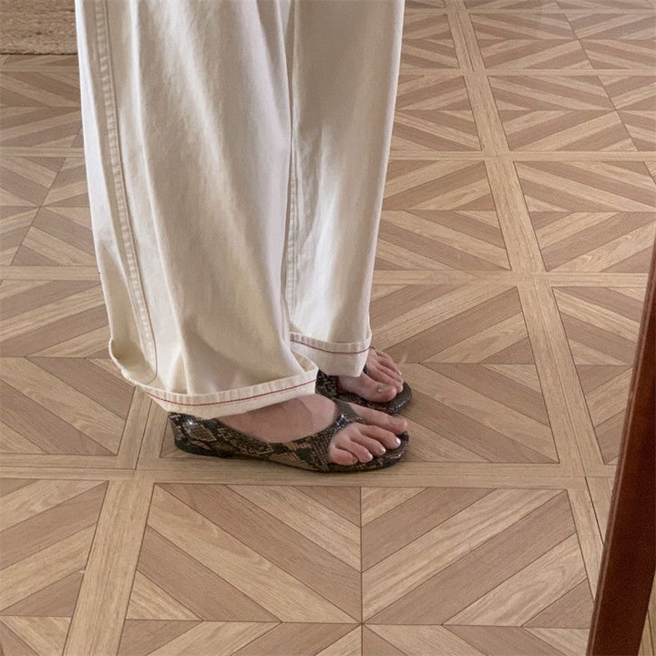 Women Flat Slip-On Sandals with Toe Ring and Soft Comfort Insole Mune Fashion