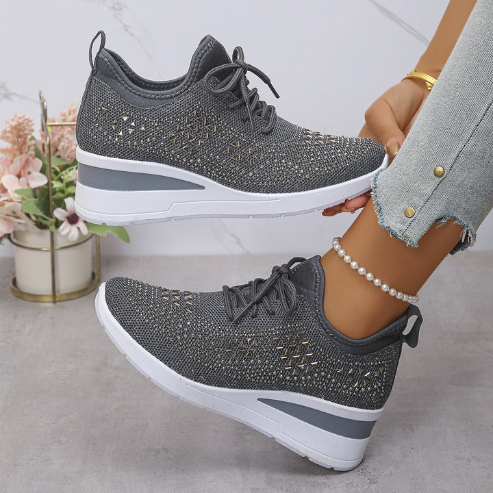 Women's wedge sneaker with breathable knit, padded sock shaft and lightweight platform Mune Fashion