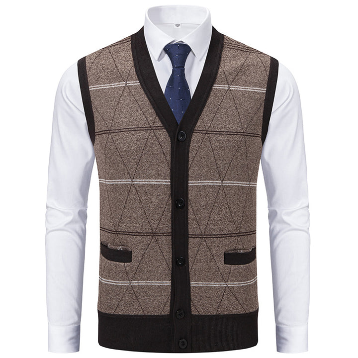 Men's fine knit vest with V-neck, diamond pattern, and patch pockets Mune Fashion