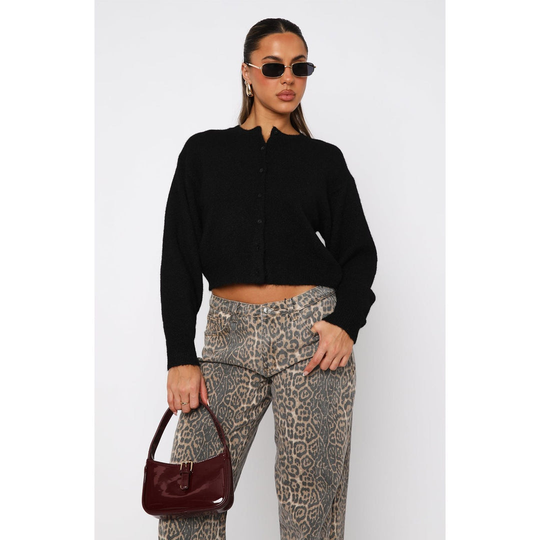 Ladies Short-Cut Cardigan with Concealed Button Placket and Balloon Sleeves Mune Fashion