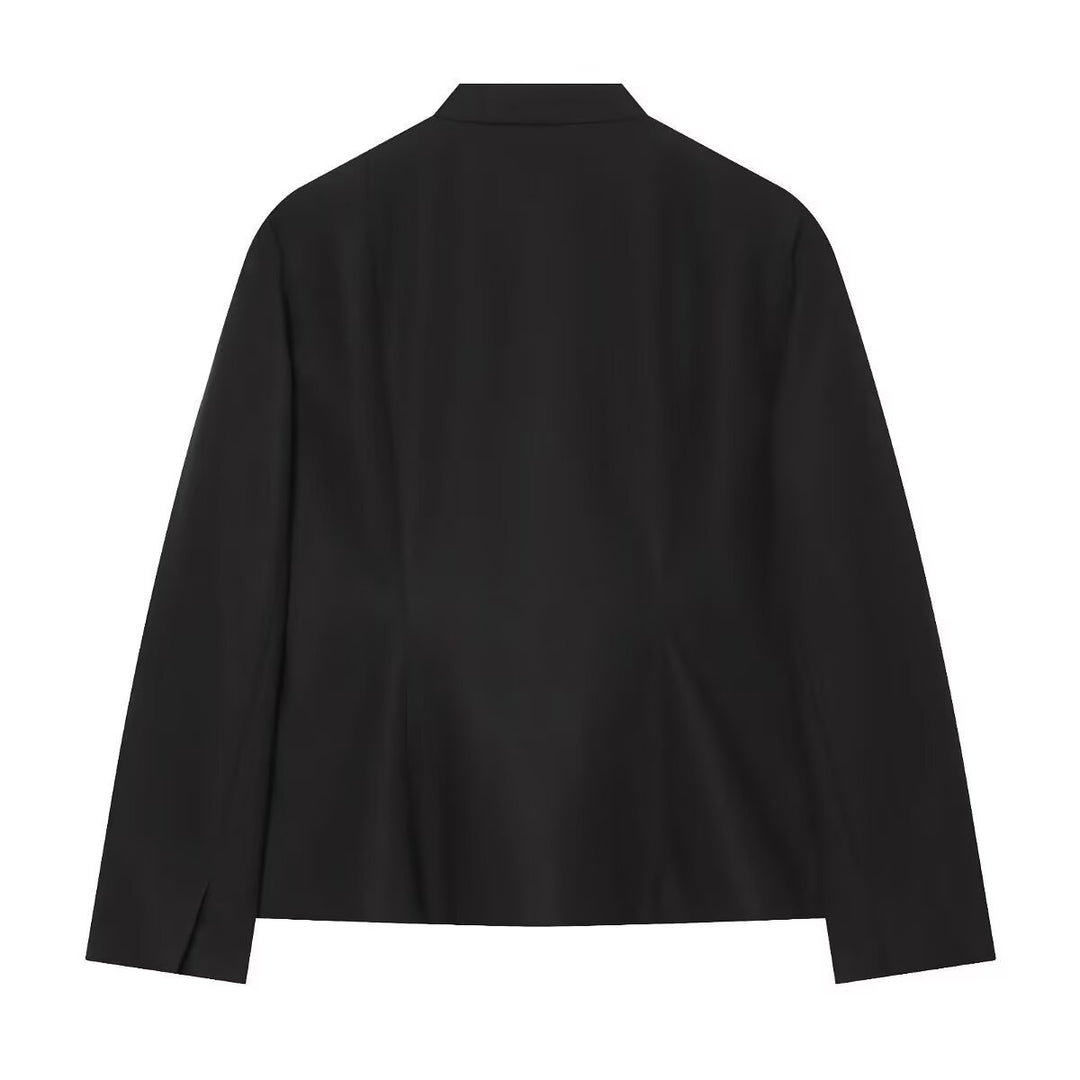Ladies short fitted jacket with mandarin collar and decorative knot closures Mune Fashion