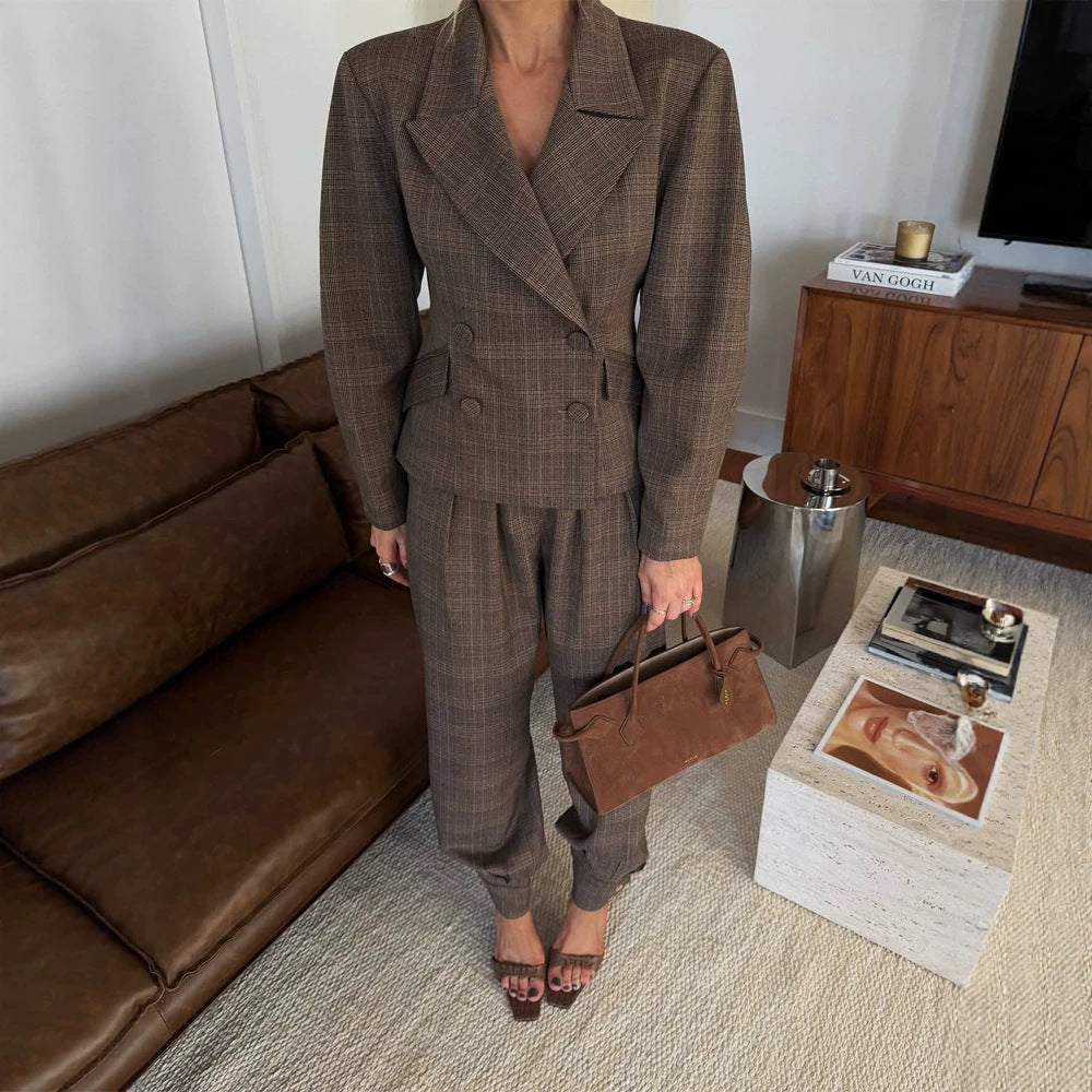 Women Tailored two-piece blazer and pant suit in Glencheck pattern Mune Fashion