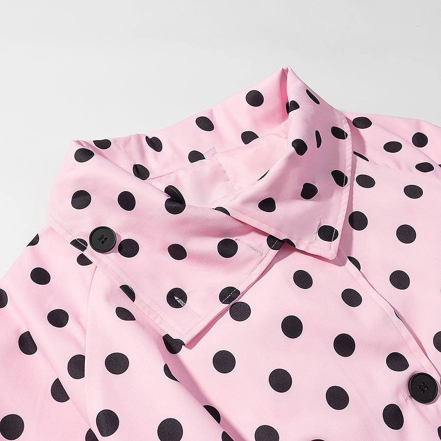Women's short trench coat in polka dot pattern, double-breasted with belted waist Mune Fashion