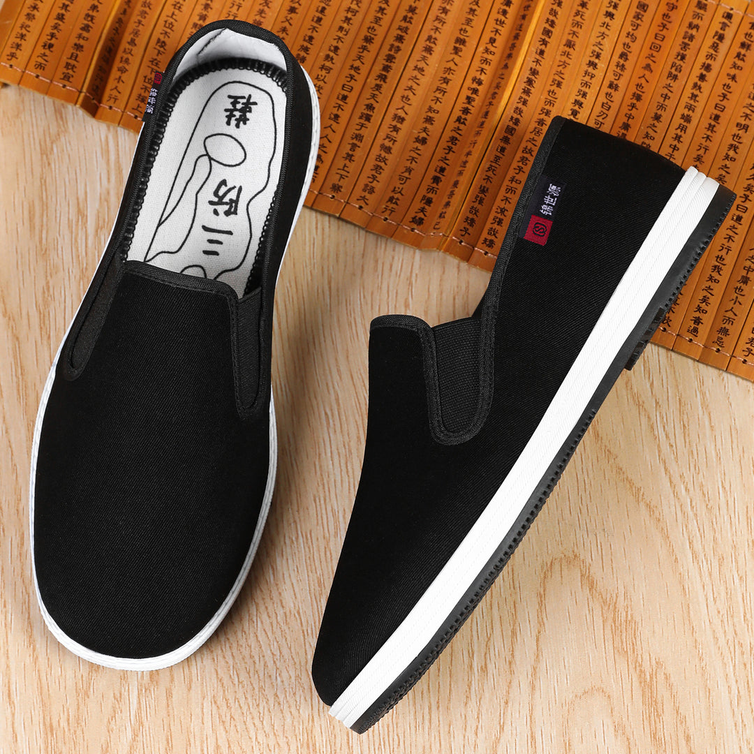 Men's lightweight canvas slip-on casual shoe with elastic entry, padded insole, and grippy rubber outsole Mune Fashion