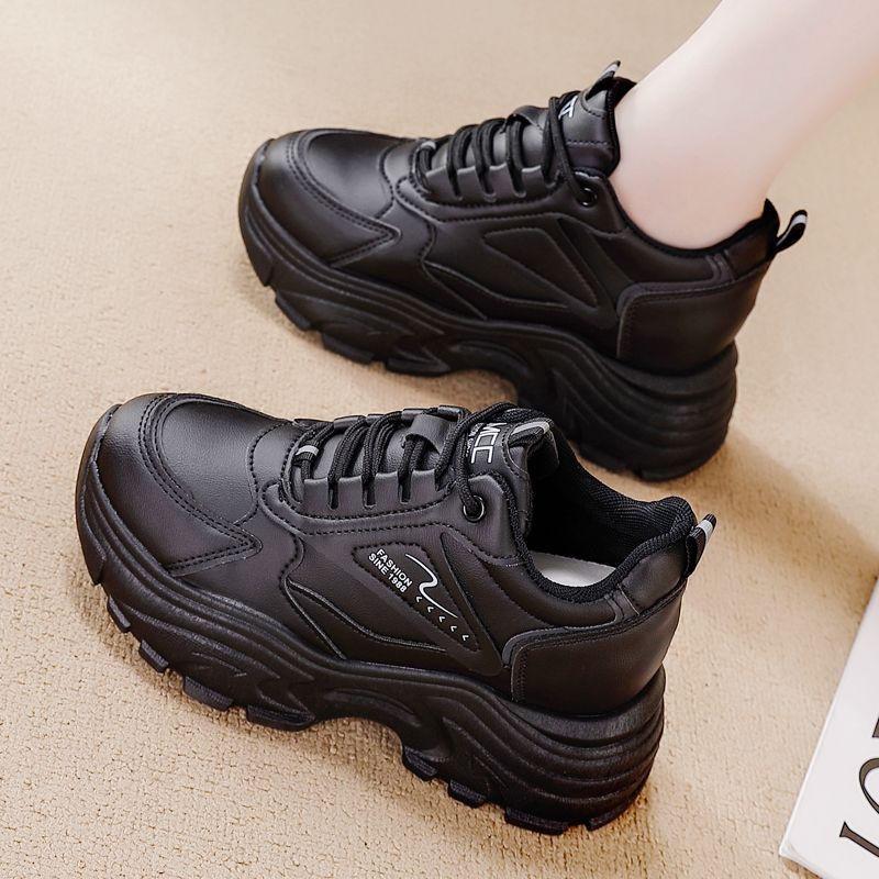 Women's sporty sneakers with cushioning sole and stylish design Mune Fashion