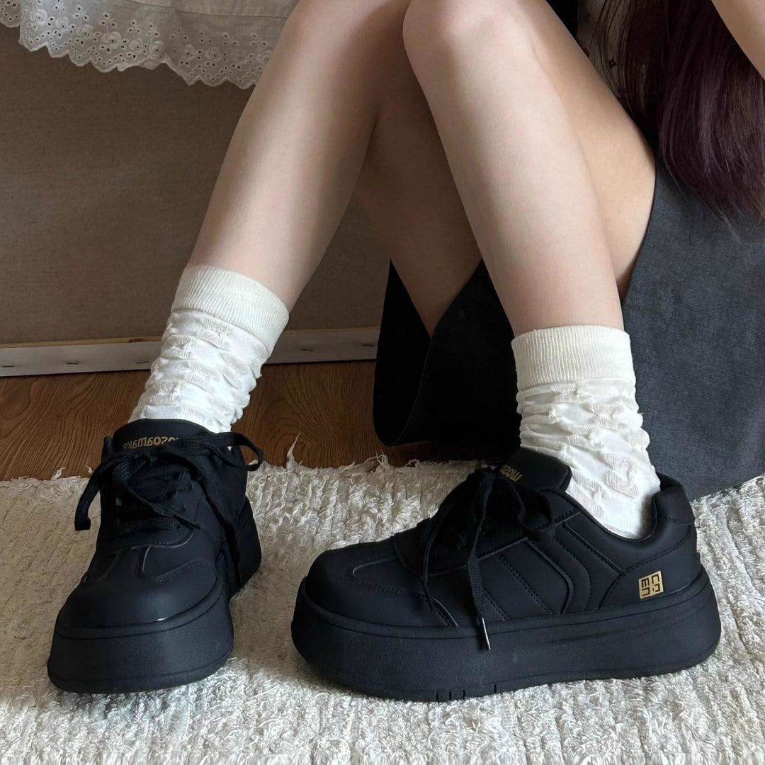 Women's sporty sneakers with reinforced sole and comfortable fit Mune Fashion
