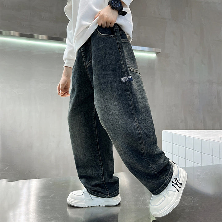 Unisex wide denim jeans with unique appliqués Mune Fashion