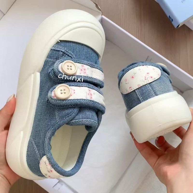 Women's sneakers with double Velcro closure and floral details Mune Fashion