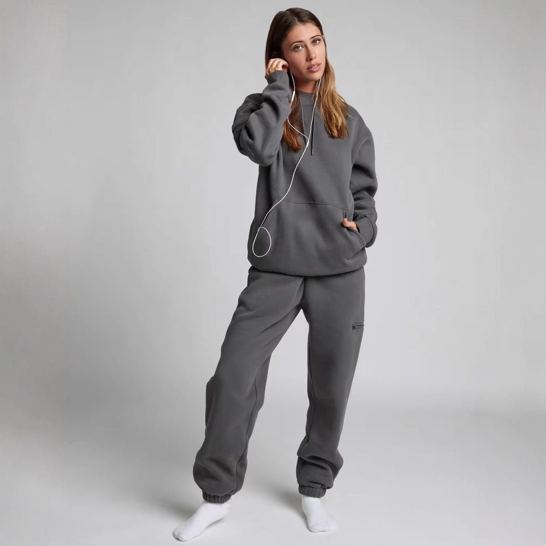 Women’s hoodie sweatshirt with integrated sleep mask and soft fleece lining Mune Fashion