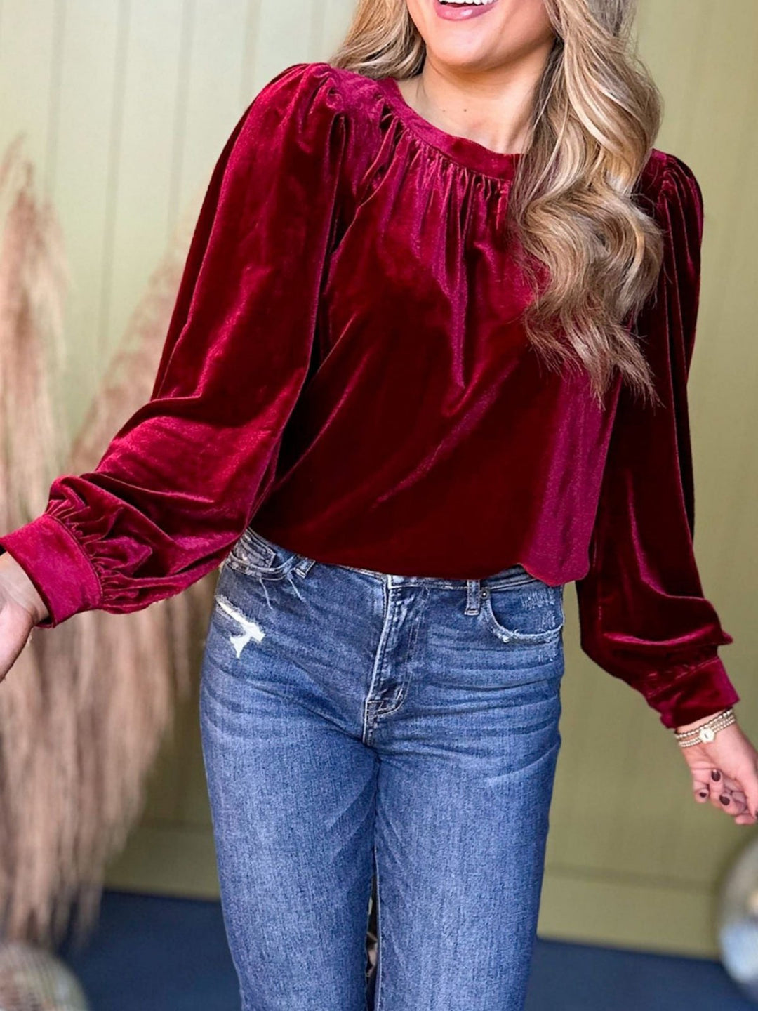 Ladies velvet blouse with balloon sleeves and gathered stand-up collar Drune