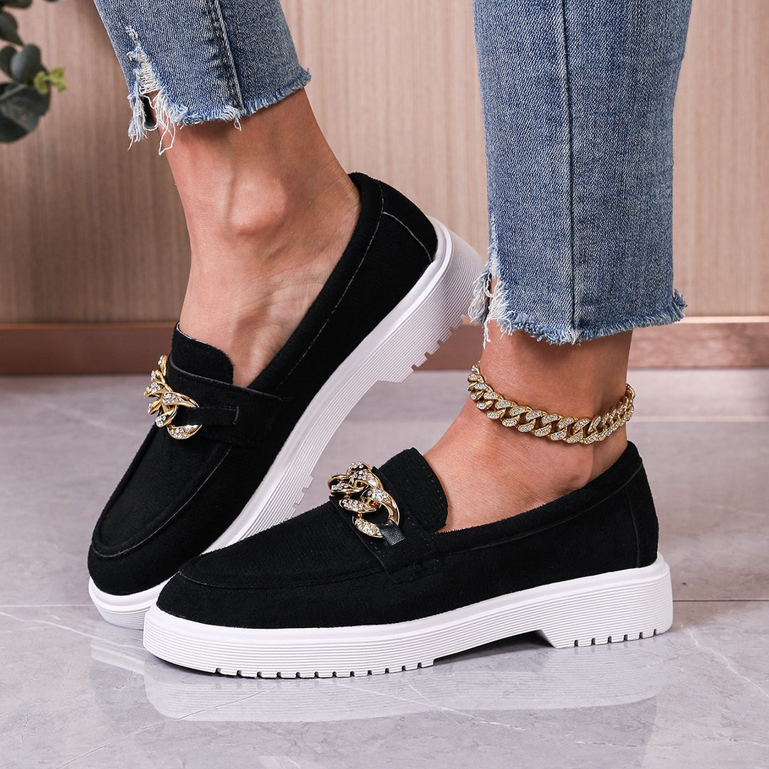 Women's elegant slipper with platform outsole, golden jewelry chain and padded comfort footbed Mune Fashion