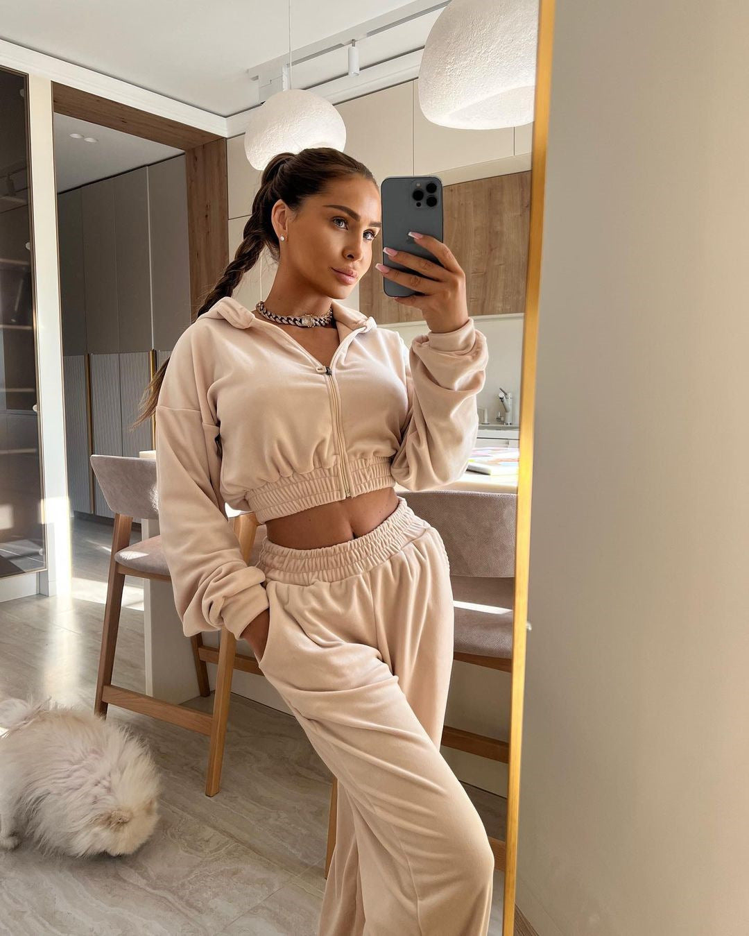 Women nan short velvet tracksuit with zipper hoodie and wide waistband jogging pants Mune Fashion