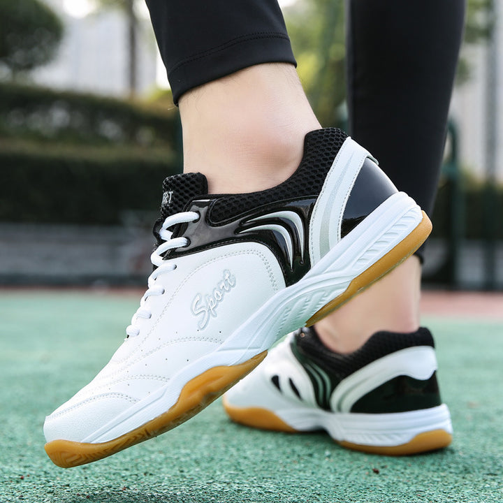 Men's nano lightweight indoor court shoe with non-marking rubber outsole, reinforced toe cap, and cushioning foam midsole Mune Fashion