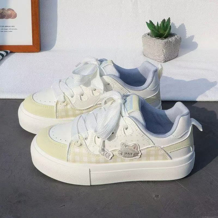 Ladies sneakers with stylish check pattern and comfortable sole Mune Fashion