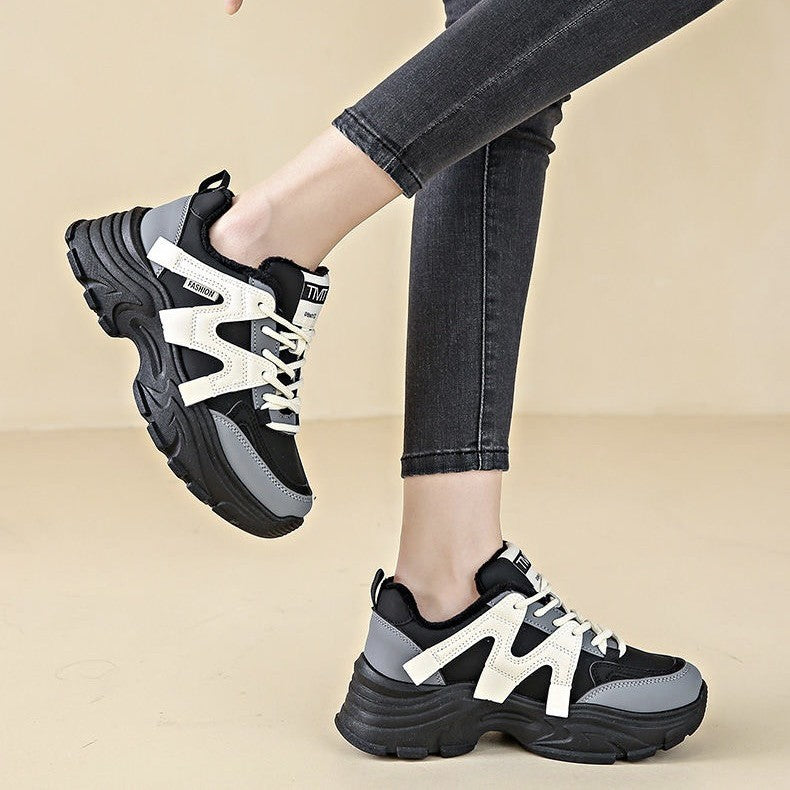 Ladies' sporty comfort sneakers with cushioning sole and stylish design Mune Fashion