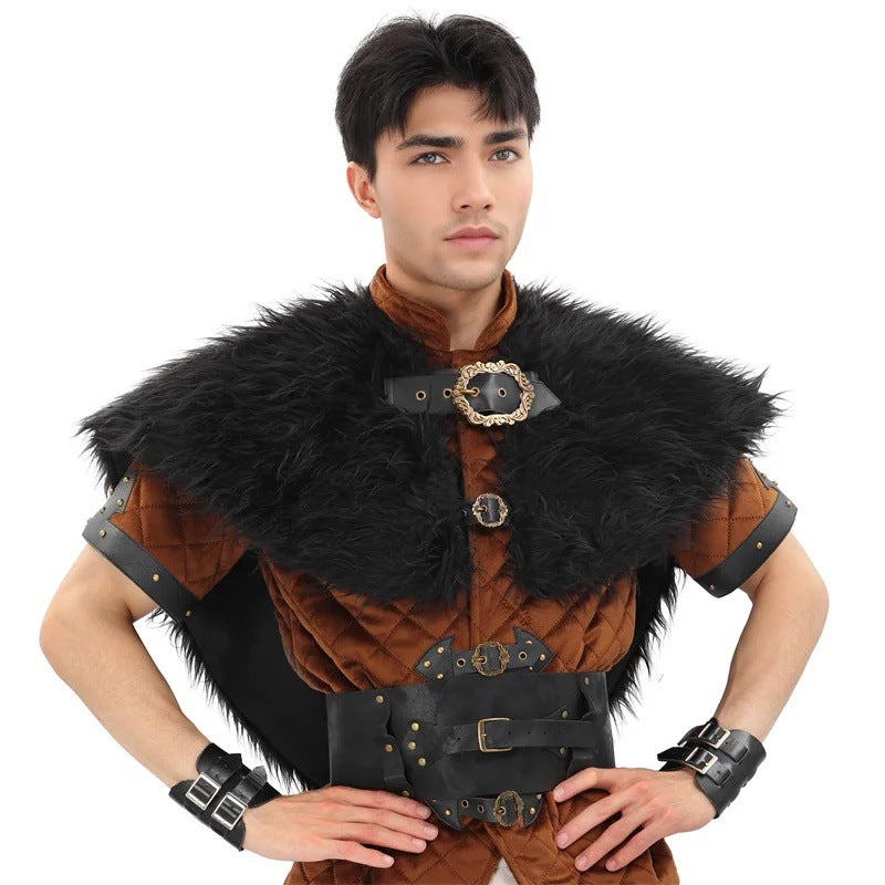Men's short shoulder cape made of faux fur with adjustable leather strap and decorative clasp Mune Fashion