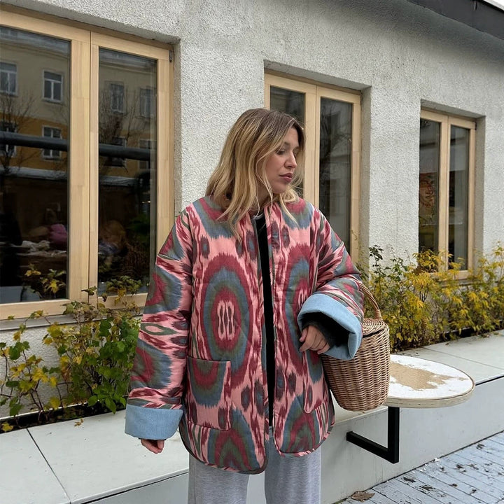 Women's quilted kimono jacket with ikat print, oversized cut and contrasting cuffs Mune Fashion