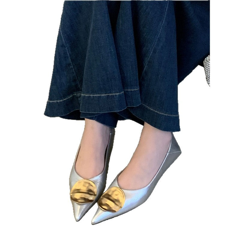 Women's pointed metallic slippers with discreet wedge heel and applied decorative vamp Mune Fashion