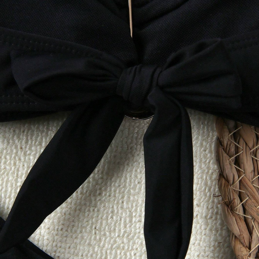 Women's bikini with fashionable knot design and elegant gold accent Mune Fashion