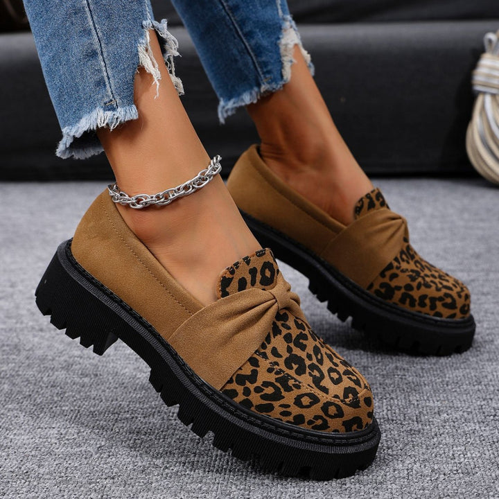 Women's Chunky Loafer with Decorative Knot Bow and Leopard Tip Mune Fashion