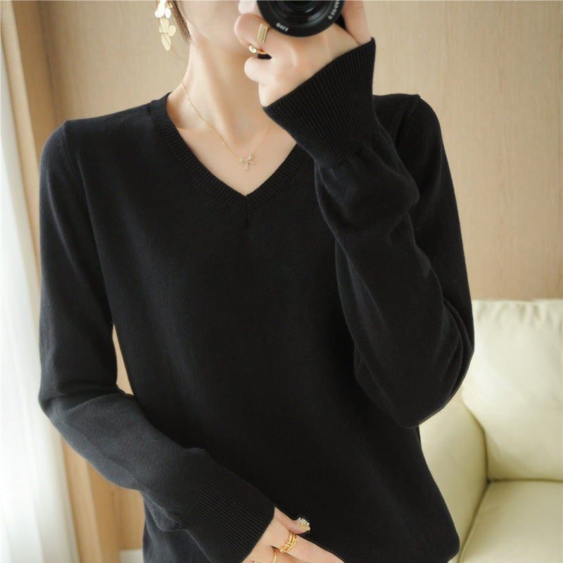 Women's Lightweight V-Neck Fine Knit Sweater made of Cashmere-Soft Cotton Blend with Elastic Ribbed Cuffs Mune Fashion