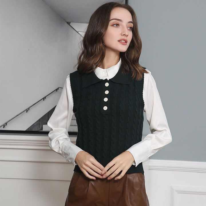 Women's fine knit sleeveless polo vest with cable pattern and tailored cut Mune Fashion
