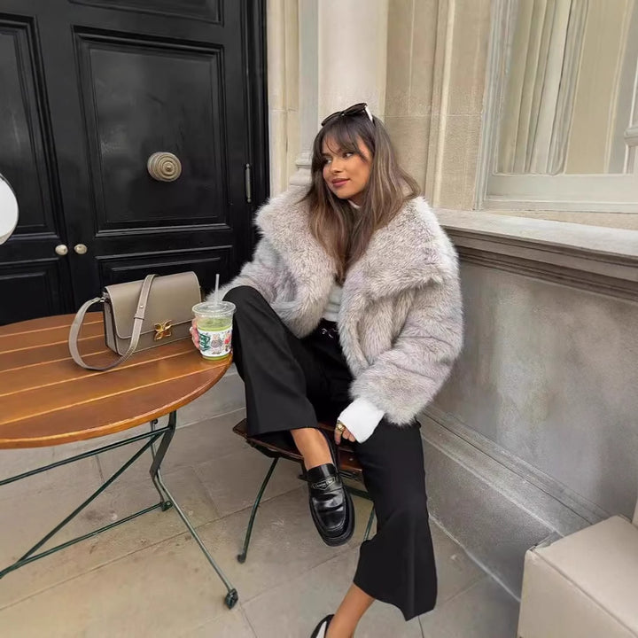 Women's short bolero in boxy cut made of vegan shaggy faux fur with XXL shawl collar Mune Fashion