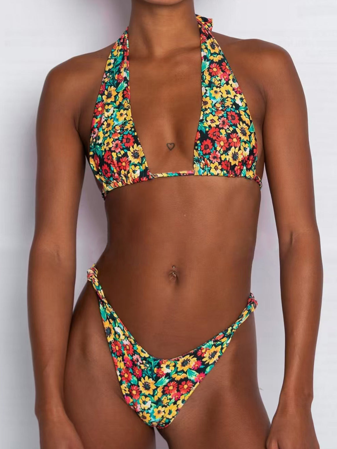 Women's triangle bikini with deep neckline and floral pattern Mune Fashion