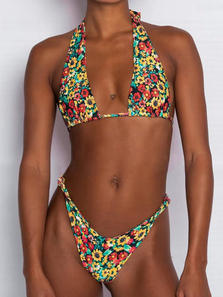 Women's triangle bikini with deep neckline and floral pattern Mune Fashion