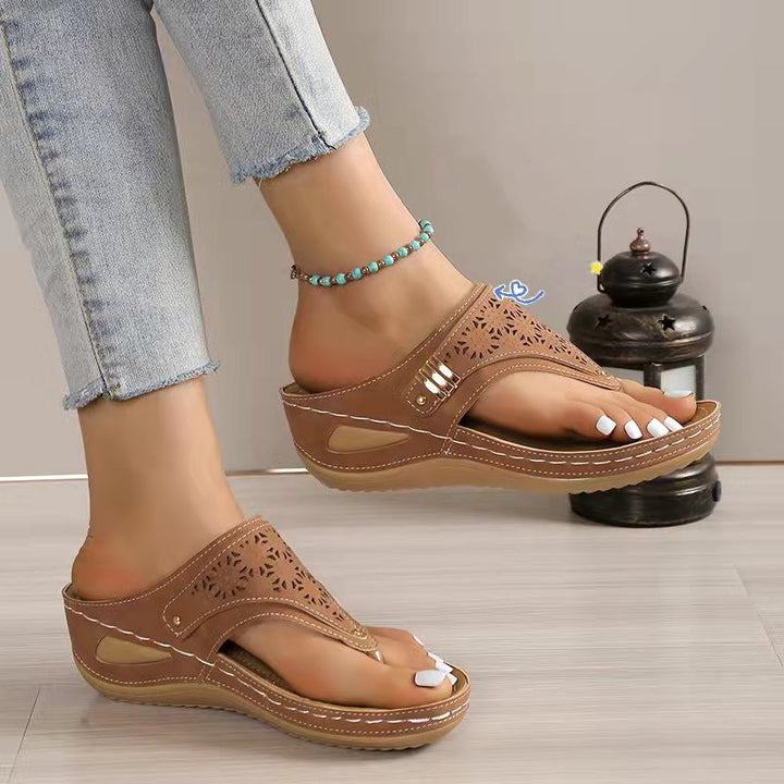 Women’s ergonomic orthopedic toe-post sandals with padded footbed Mune Fashion