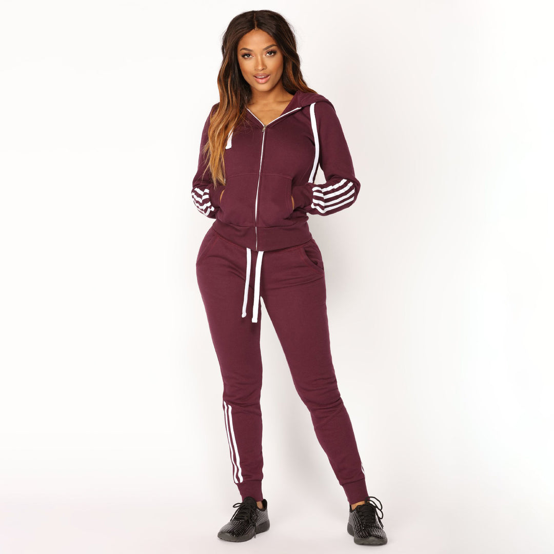 Women's Figure-Hugging Loungewear Set with Hoodie, Striped Accents and Tailored Jogging Pants Mune Fashion