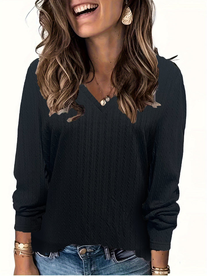 Women's fine knit long sleeve shirt with V-neck and cable pattern Mune Fashion
