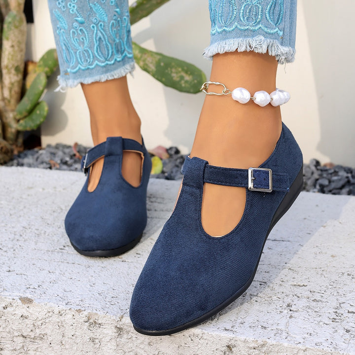 Women's Comfortable Mary Jane Ballet Flats made of Velour with adjustable buckle strap and padded insole Mune Fashion