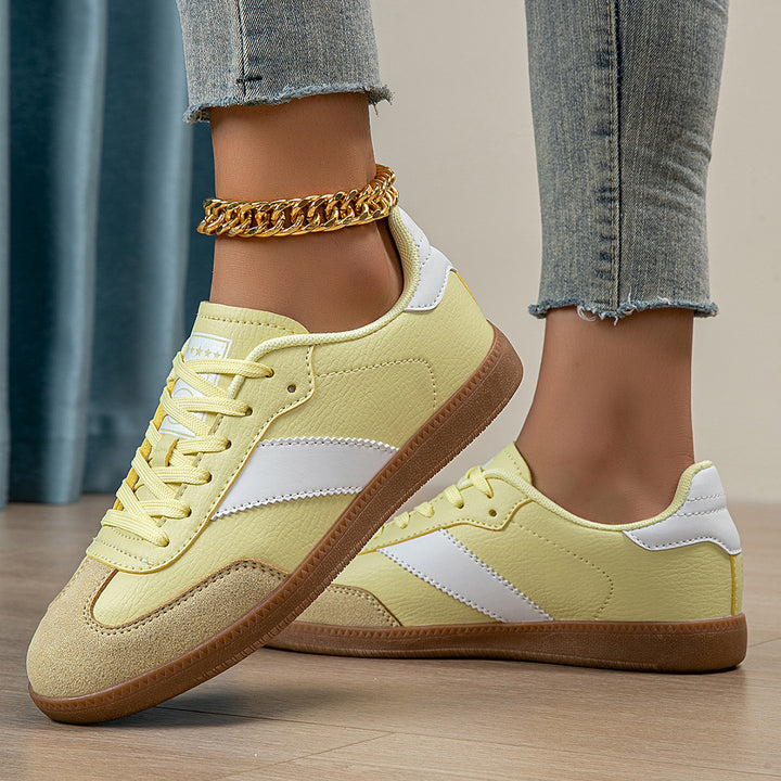 Ladies retro-inspired sneakers with low cut, rubber sole and suede toe cap Mune Fashion
