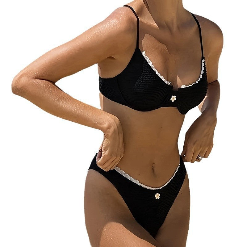 Women’s bikini set with seductive ruffle design and colorful accents Mune Fashion