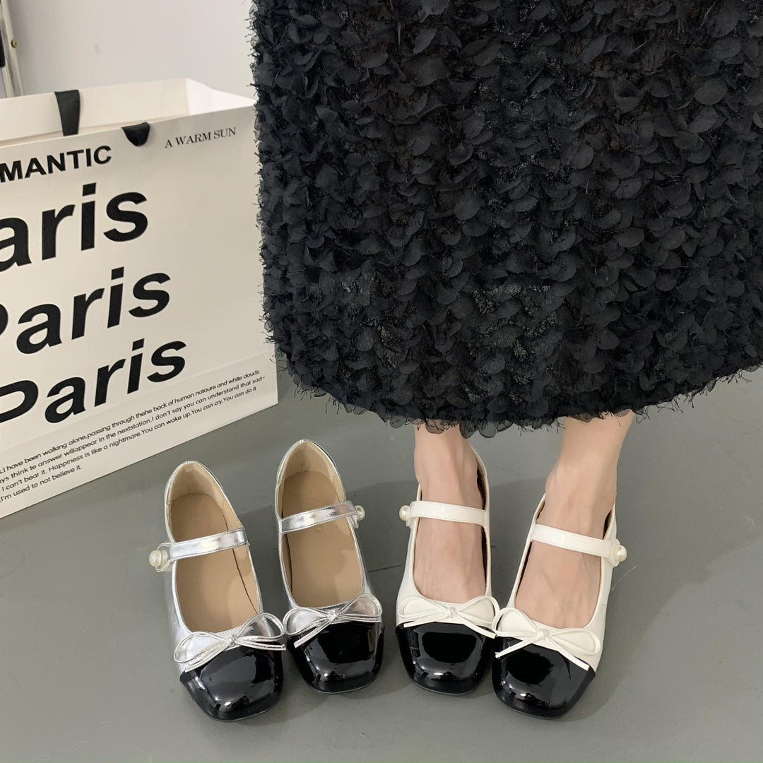 Women's Mary-Jane ballet flats with contrast patent cap and pearl strap Mune Fashion