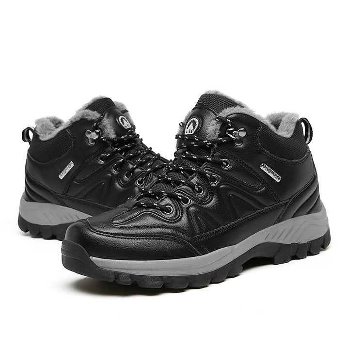 Men's waterproof winter trekking shoes with lined interior, reinforced toe cap and grippy profile sole Mune Fashion