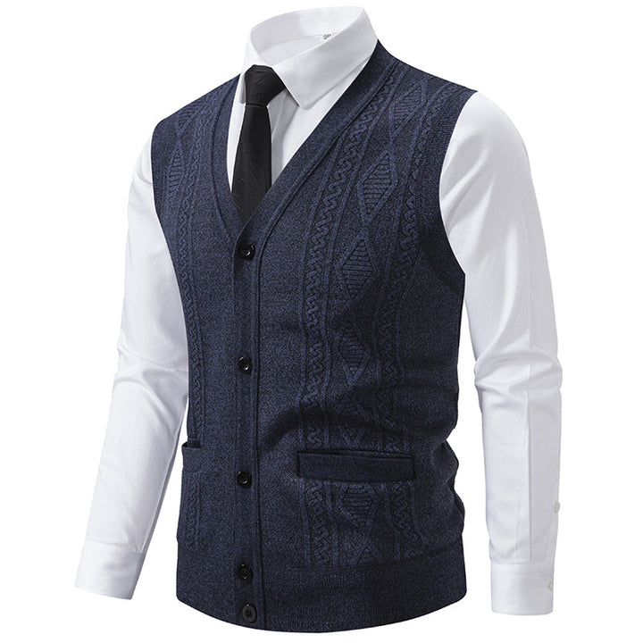Men's V-neck knitted vest with cable pattern, continuous button placket and patch pockets Mune Fashion