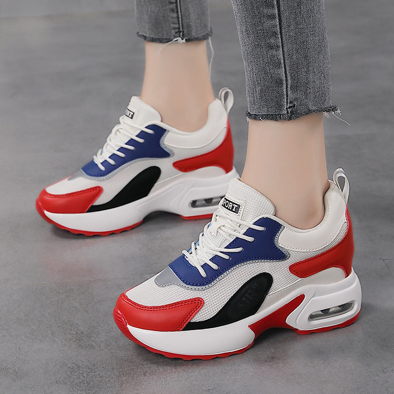 Women's nan dynamic retro sneaker with visible heel cushioning, textured mesh upper and pull tab Mune Fashion