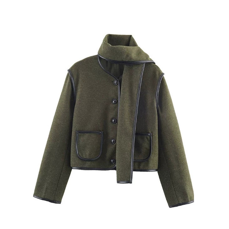 Women’s short jacket in boxy cut made of wool blend with integrated slit scarf and leather piping Mune Fashion