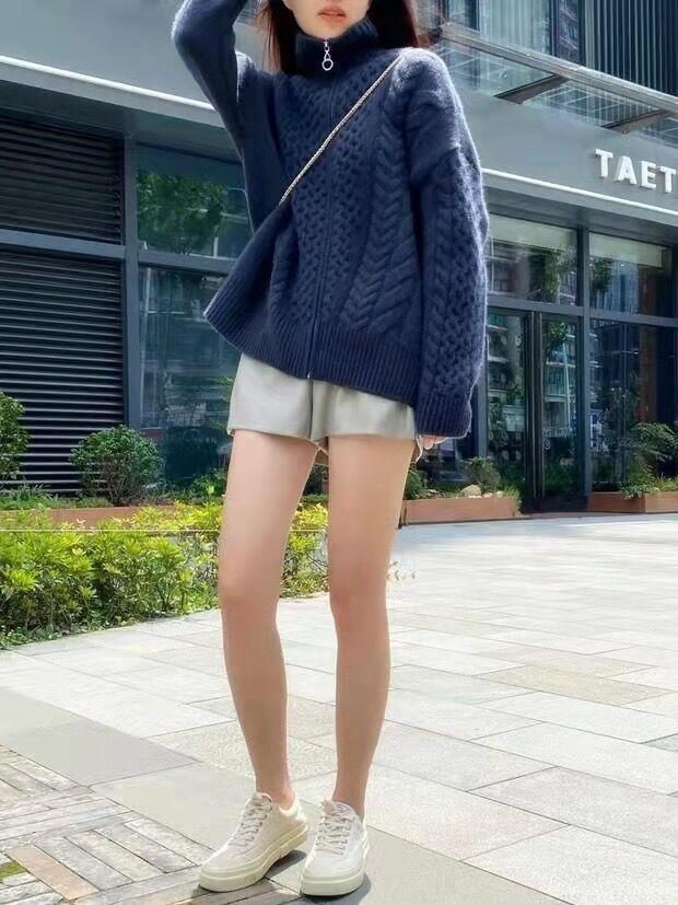 Women's cable knit cardigan with zipper and high ribbed collar Mune Fashion